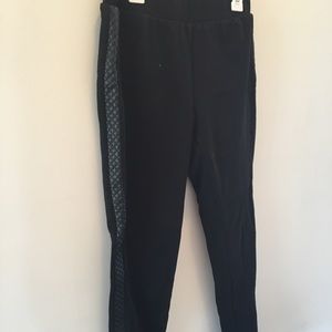 Thick leggings with leather side detailing